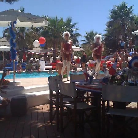 Tropez Village *